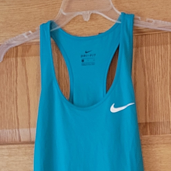 Nike Tank Top - Picture 2 of 4